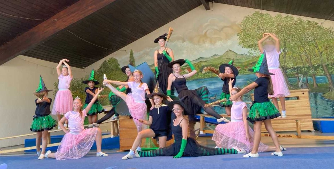 202607 Wicked Its showtime NB